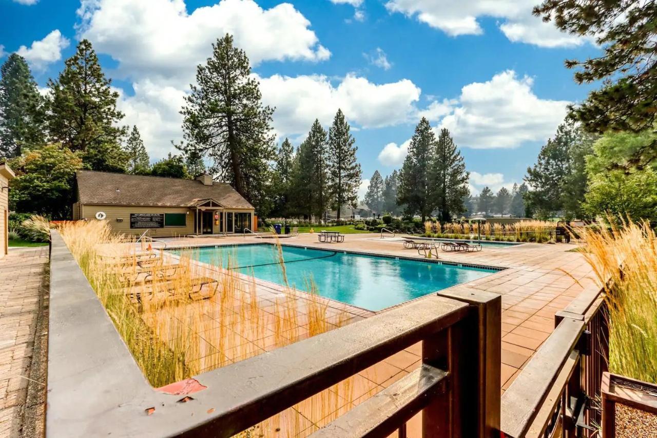 Seventh Mountain Resort Bend Bagian luar foto