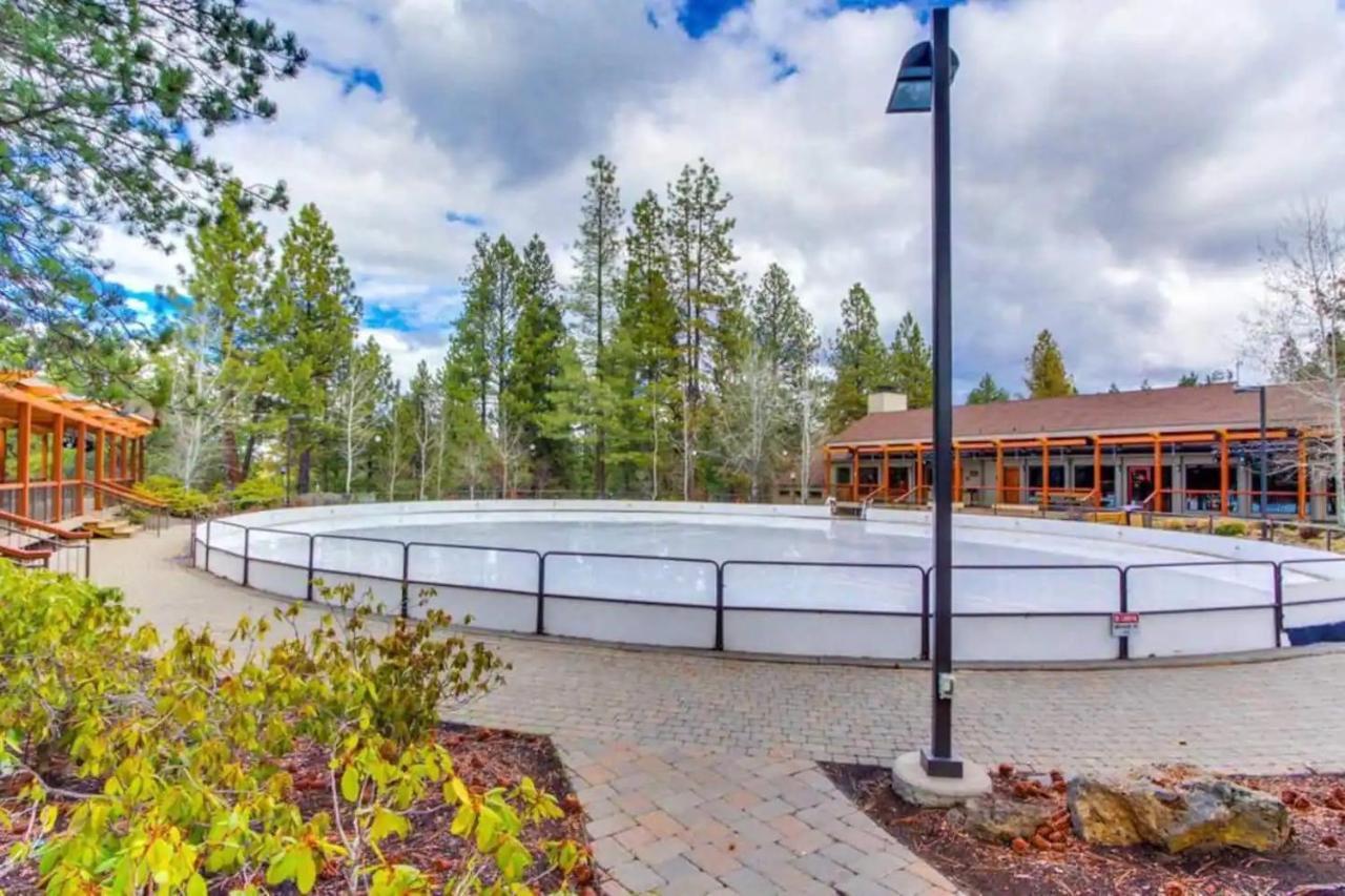 Seventh Mountain Resort Bend Bagian luar foto
